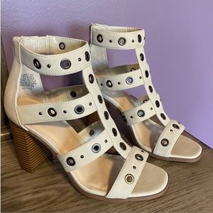 SOLD!!!!!!VERA WANG  high Herald gladiator sandals